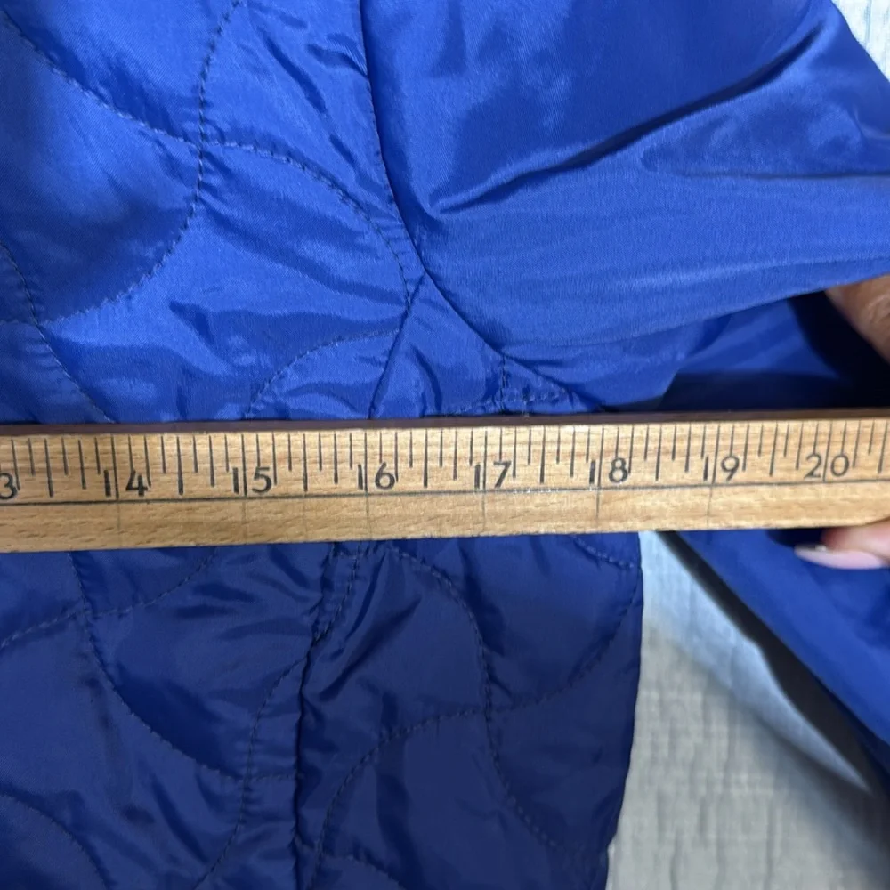 Helly Hansen PrimaLoft Quilted Jacket Size Large | Lightweight Warm Outdoor Coat